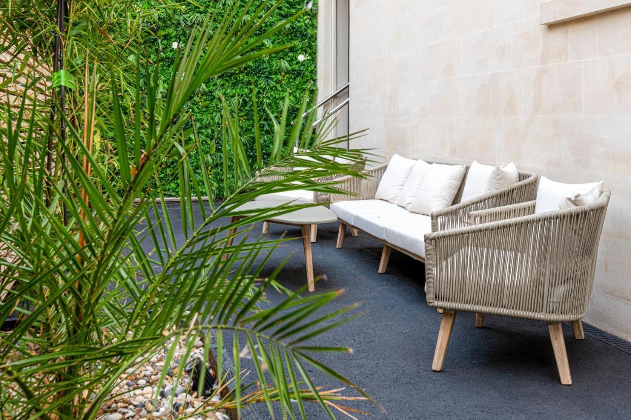באת' Large Stylish Studio In The Heart Of The City מראה חיצוני תמונה